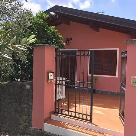 Casa Regina Degli Ulivi Сasa de vacaciones Villa Viani